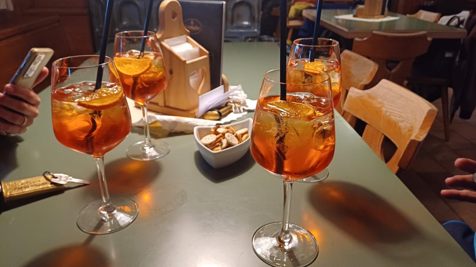 4 Aperol Spritz orange and pink flavored drinks
