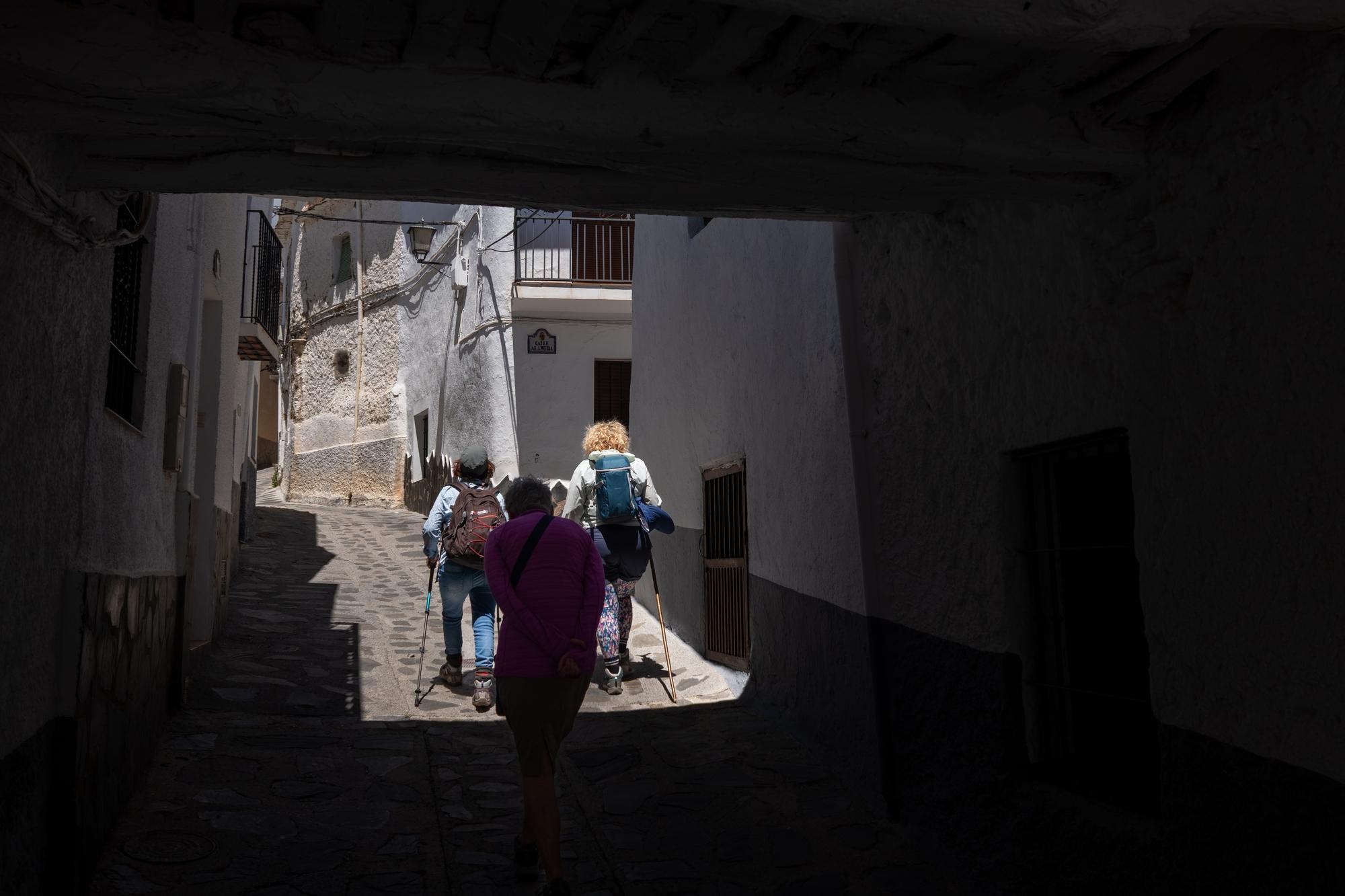 Going through and old, dark tunnel in the streets of Busquistar