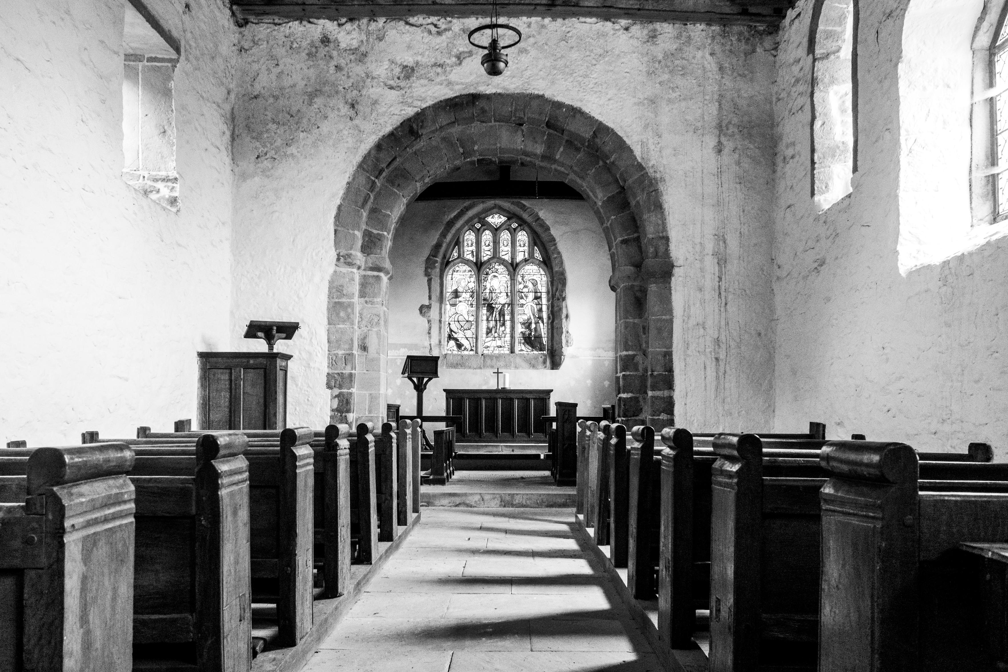 Huby Methodist Chapel contains a stained glass window memorial dedicated to 7 soldiers who died during the First World War (1914–18) and a brass plaque memorial is dedicated to a further 6 soldiers from the Second World War (1939–1945)